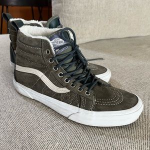 Vans winter high top boot in army green.